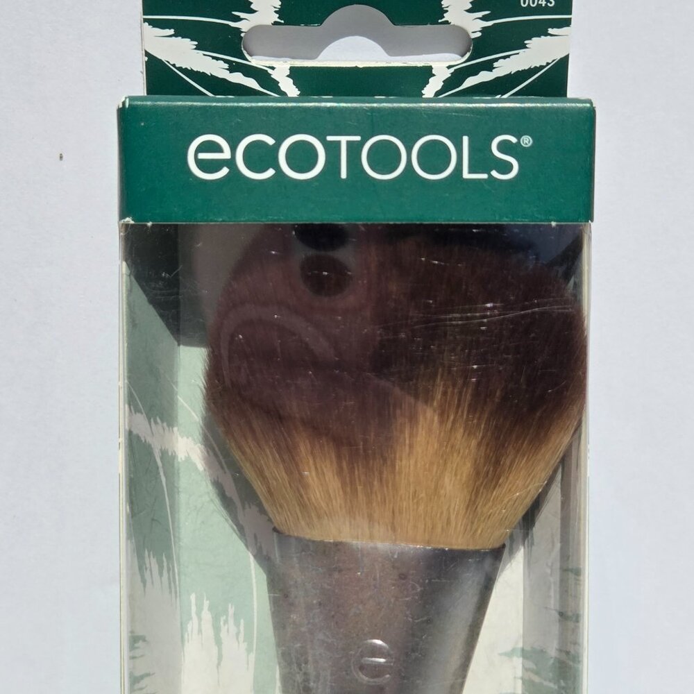 Becomes $6 When Bundled - The EcoTools Blurring Powder Makeup Brush - Picture 4 of 4
